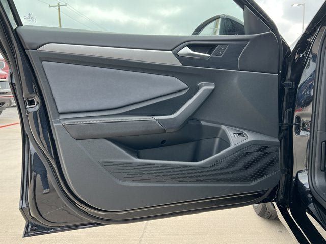 New 2025 Volkswagen Jetta SE FWD image 11