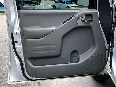 Used 2018 Nissan Frontier SV RWD image 20