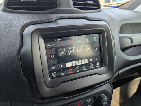 Used 2021 Jeep Renegade Latitude FWD image 17
