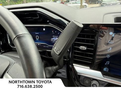 Used 2023 Chevrolet Silverado 1500 LT AWD/4WD image 16
