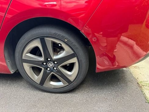 Used 2020 Toyota Prius Limited FWD image 7