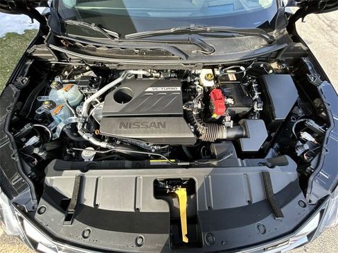 Certified 2025 Nissan Rogue SL w/ Tech Package image 10