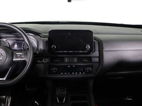 Used 2024 Nissan Pathfinder S image 34