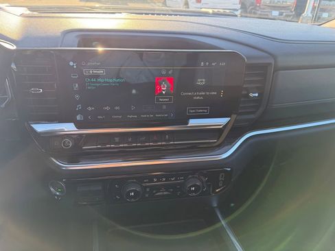 Used 2024 Chevrolet Silverado 3500 LT w/ Convenience Package image 18