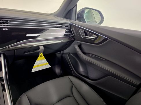 New 2026 Audi SQ7 Prestige AWD/4WD image 33