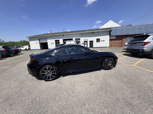 Used 2025 Toyota GR86 RWD image 13