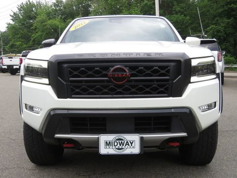 Used 2022 Nissan Frontier PRO-4X w/ Technology Package AWD/4WD image 2