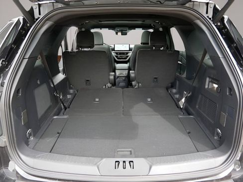 Used 2025 Ford Explorer ST image 13