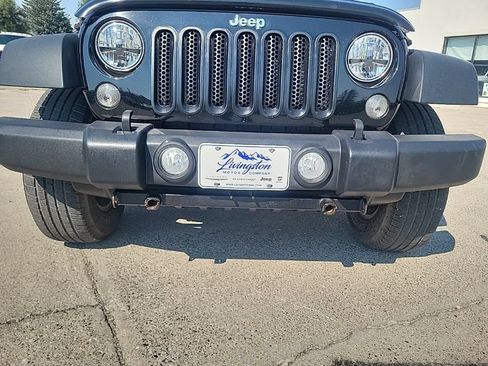 Used 2015 Jeep Wrangler Unlimited Rubicon AWD/4WD image 4