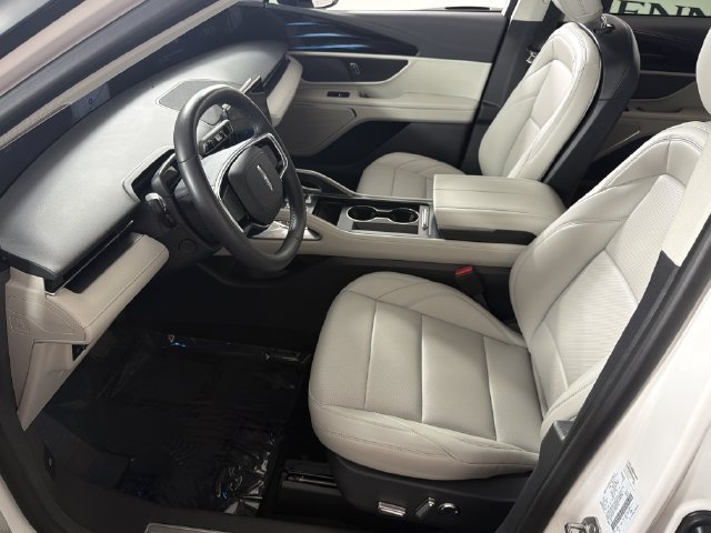 Used 2026 Lincoln Nautilus Premier AWD/4WD image 14