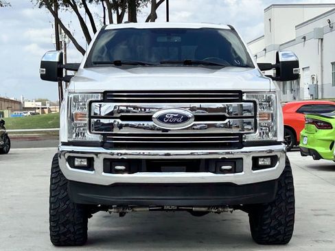 Used 2018 Ford F250 Lariat w/ Chrome Package image 7