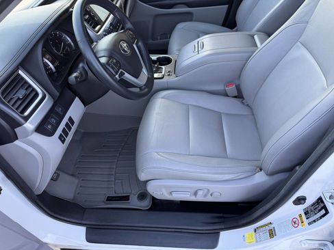 Used 2017 Toyota Highlander XLE w/ Protection Package #3 image 27