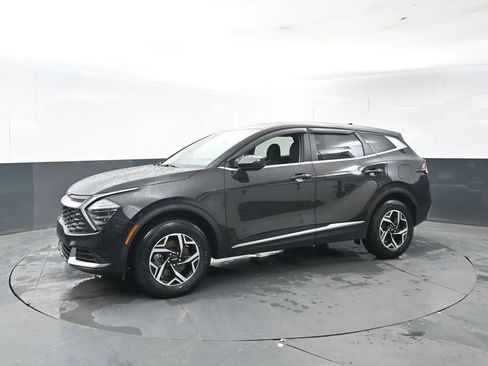 Used 2024 Kia Sportage LX image 2