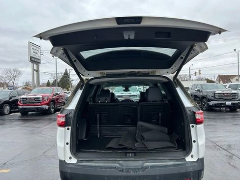 Used 2021 Chevrolet Traverse LT w/ LT Premium Package image 10