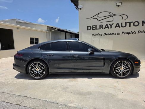 Used 2020 Porsche Panamera RWD image 4