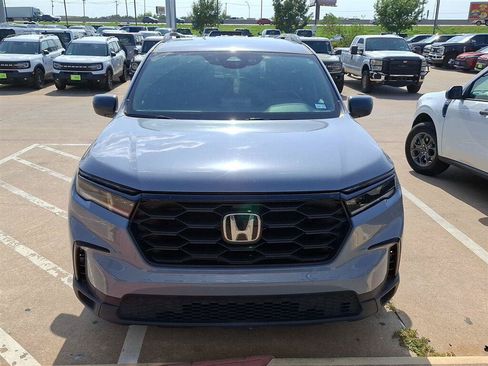Used 2023 Honda Pilot Sport image 7