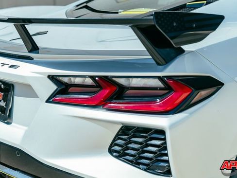 Used 2021 Chevrolet Corvette Stingray Premium Cpe w/ Z51 Performance Package image 50