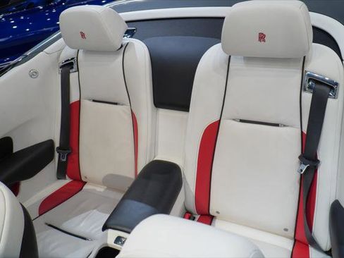 Used 2017 Rolls-Royce Dawn image 28