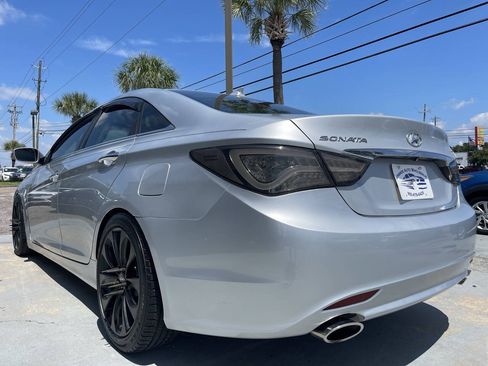 Used 2012 Hyundai Sonata SE w/ Navigation & Sunroof Pkg FWD image 4