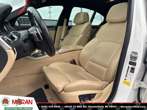 Used 2011 BMW 550i Sedan image 14