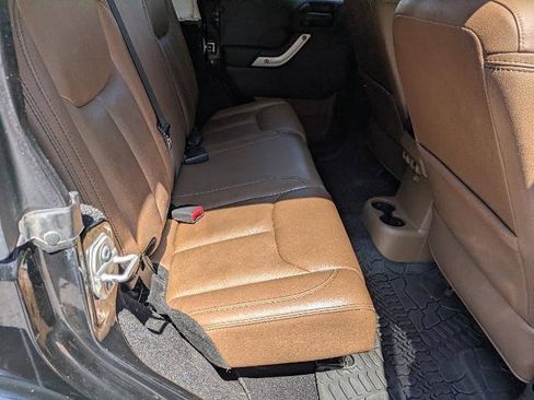 Used 2015 Jeep Wrangler Unlimited Sahara w/ Connectivity Group AWD/4WD image 14
