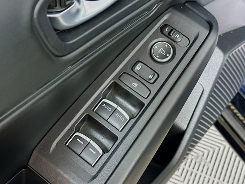 Used 2023 Honda Accord EX-L image 17