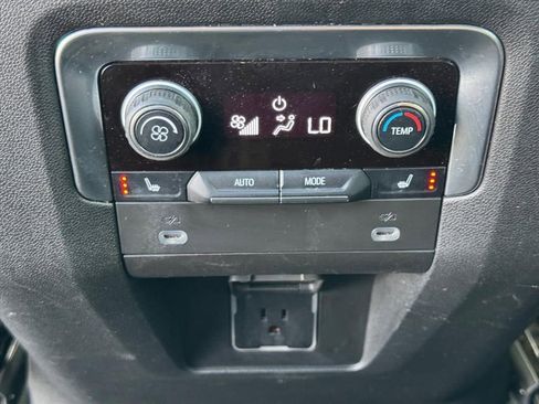 Used 2021 Chevrolet Tahoe Premier w/ Premium Package RWD image 15