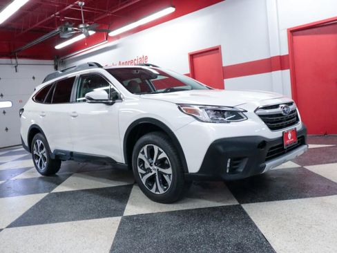 Used 2022 Subaru Outback Limited AWD/4WD image 2