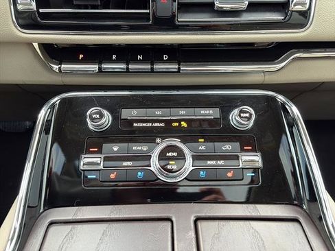 Used 2024 Lincoln Navigator L Reserve image 27