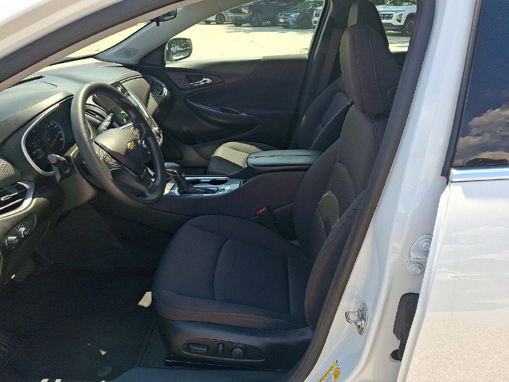 Certified 2024 Chevrolet Malibu LT FWD image 15