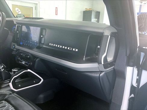 Used 2023 Ford Bronco Badlands AWD/4WD image 13