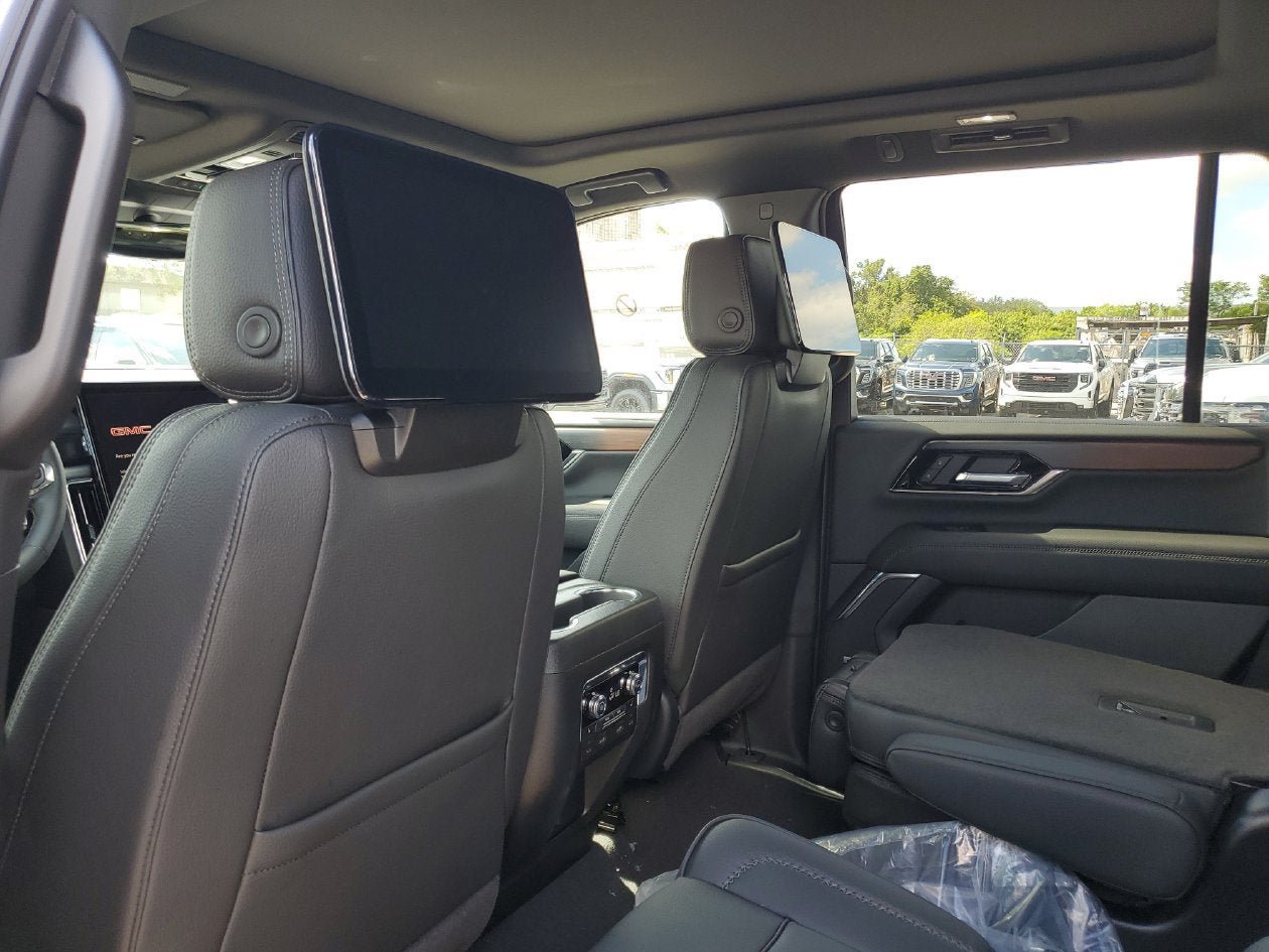New 2027 GMC Yukon Denali w/ Denali Reserve Package AWD/4WD image 10