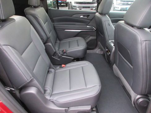 New 2026 Chevrolet Traverse LT w/ Sun and Wheel Package image 17