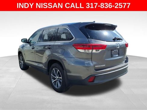Used 2019 Toyota Highlander XLE image 6