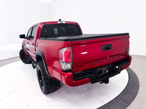 Used 2020 Toyota Tacoma TRD Off-Road w/ TRD Premium Off Road Package AWD/4WD image 9