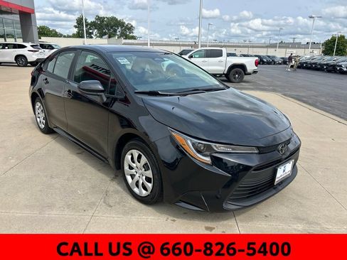 Used 2026 Toyota Corolla LE FWD image 4