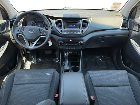 Used 2017 Hyundai Tucson SE w/ SE Popular Package 02 FWD image 10