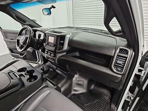 Used 2024 RAM 2500 Tradesman w/ Chrome Appearance Group image 35