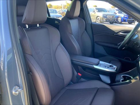 Used 2025 BMW X2 xDrive28i image 8
