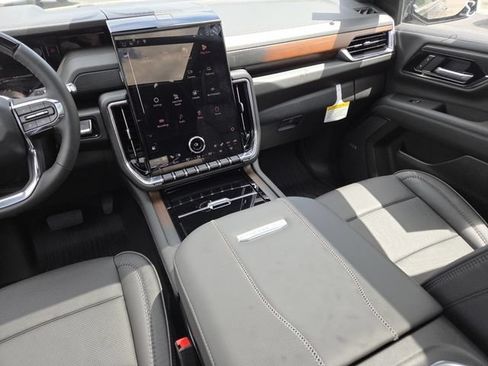 New 2026 GMC Yukon XL Denali w/ Denali Reserve Package AWD/4WD image 37