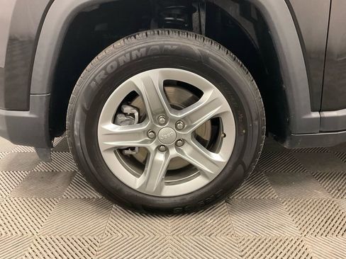 Used 2024 Jeep Compass Latitude image 8