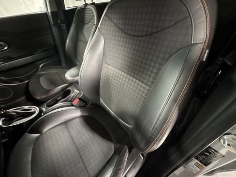 Used 2018 Kia Soul ! image 18