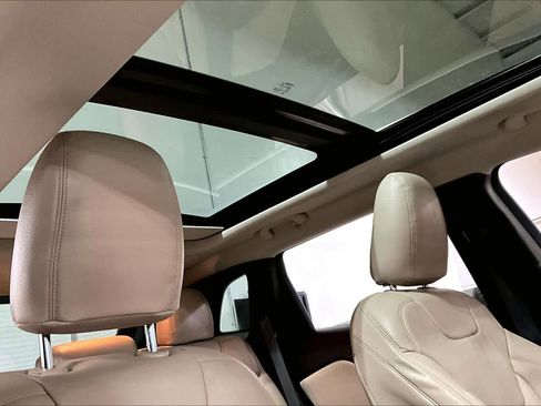 Used 2016 Jeep Cherokee Latitude w/ Comfort/Convenience Group image 14