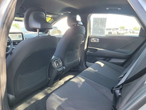 Used 2024 Hyundai Ioniq 6 SE RWD image 15