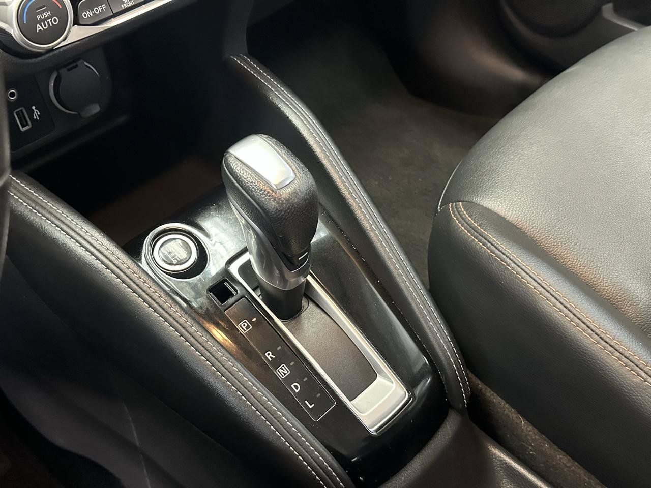 Used 2020 Nissan Kicks SR w/ SR Premium Package FWD image 23