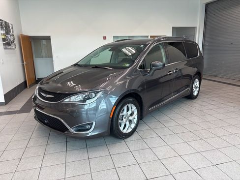 Used 2019 Chrysler Pacifica Touring-L Plus w/ Advanced Safetytec Group FWD image 3