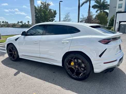 Used 2020 Lamborghini Urus AWD/4WD image 9