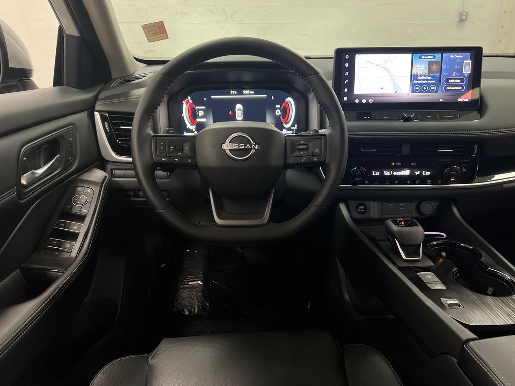 Used 2025 Nissan Rogue SL w/ SL Premium Package FWD image 16