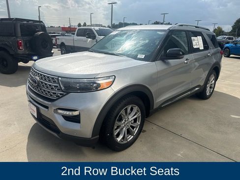 Used 2022 Ford Explorer Limited w/ Equipment Group 301A RWD image 3