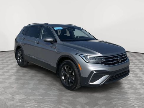 Certified 2024 Volkswagen Tiguan SE AWD/4WD image 4